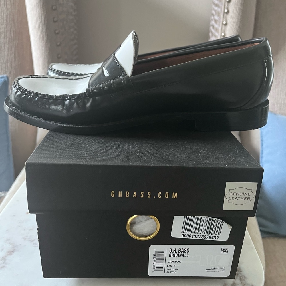 LARSON loafer. Two-Tone Black and White Loafers - Picture 3 of 8